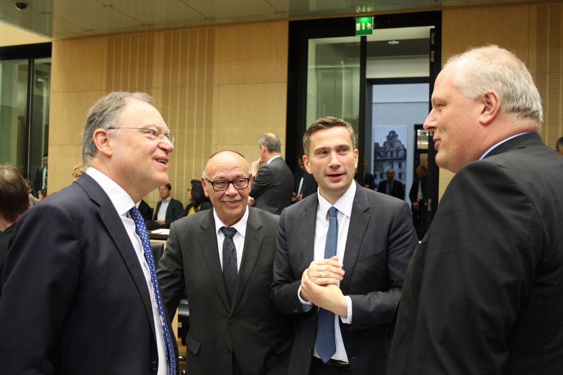 Ministerpräsident Weil, Staatssekretär Weimann, Staatsminister Dulig und Parlamentarischer Staatssekretär Kelber 