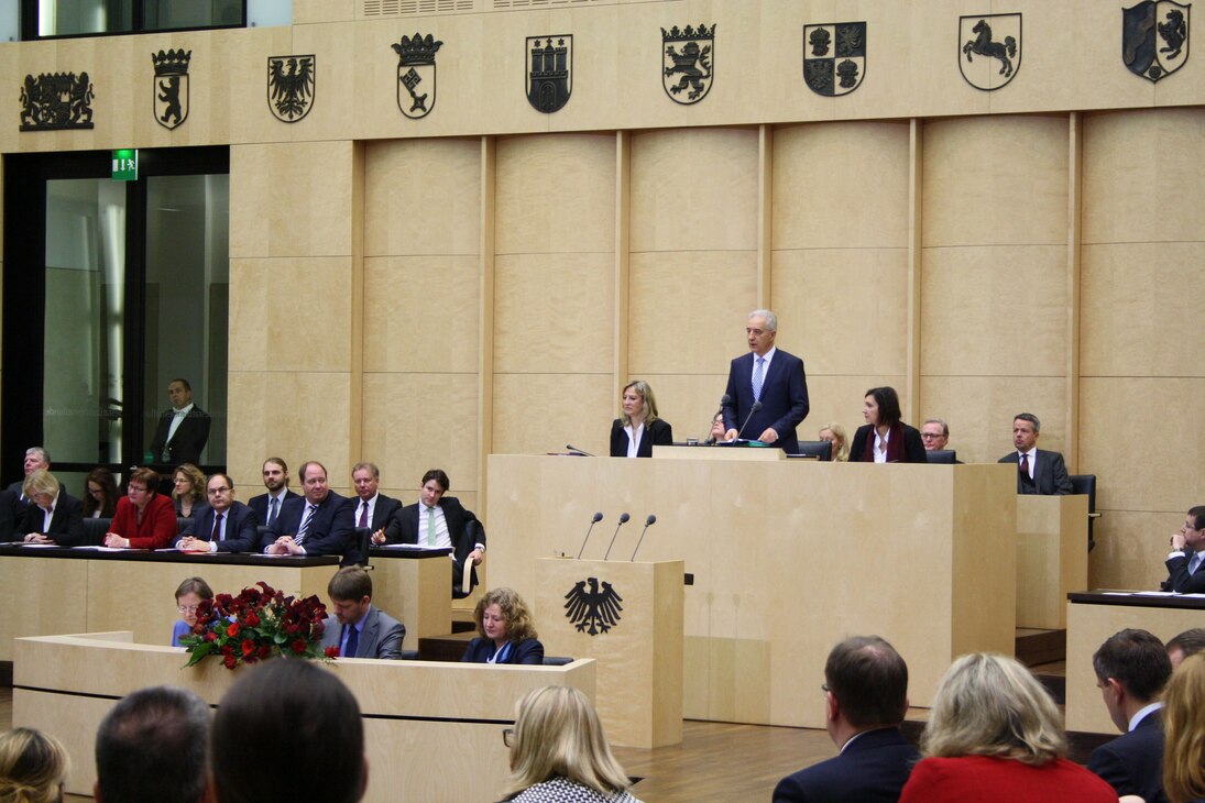 Bundesratspräsident Tillich bei seiner Rede zu »25 Jahre 16 Länder im Bundesrat«