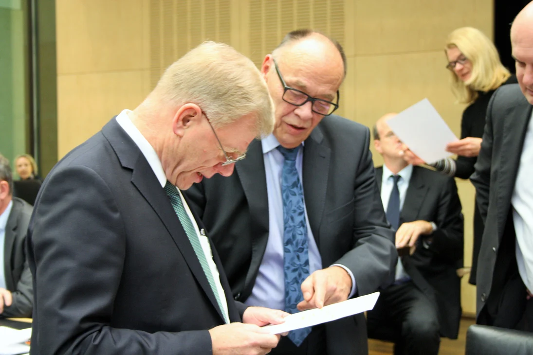 Staatsminister Unland und Staatssekretär Weimann bei der Vorbesprechung