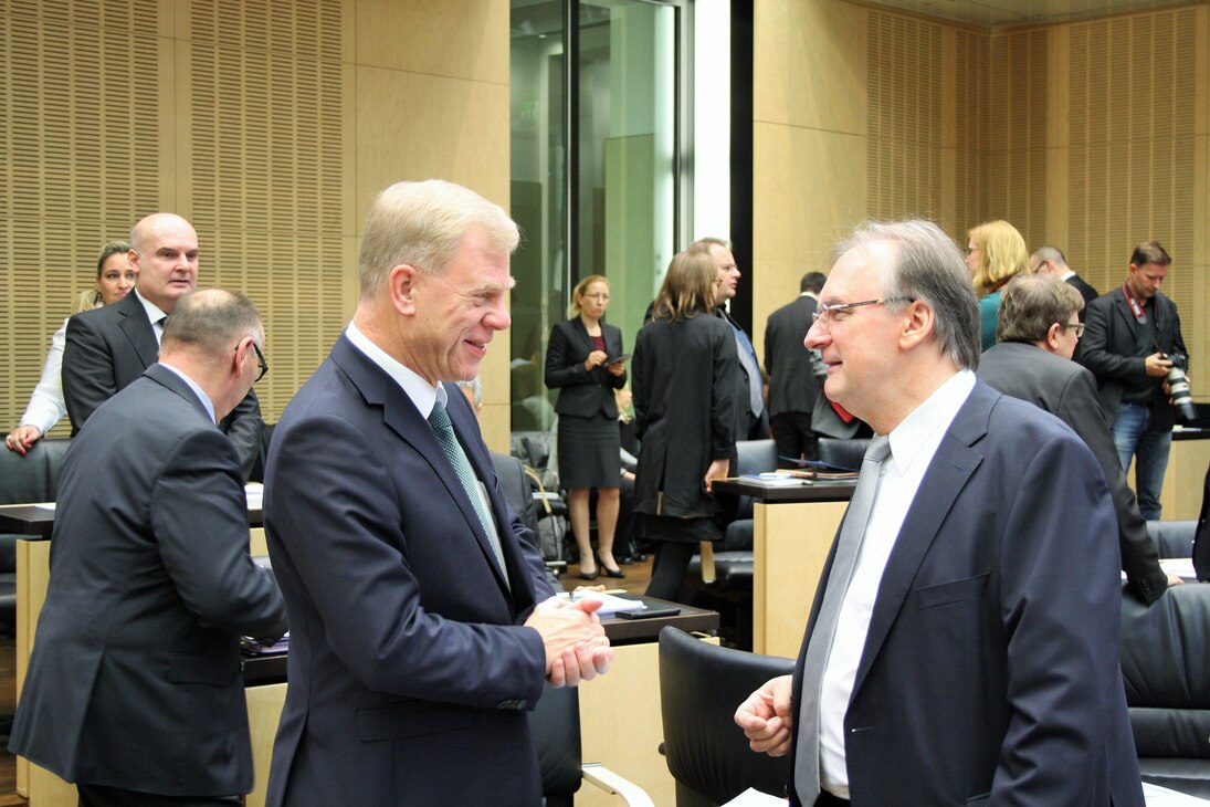 Staatsminister Unland und Ministerpräsident Haseloff im Gespräch