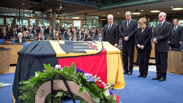 Die Vertreter der Verfassungsorgane beim Staatsakt für Hans-Dietrich Genscher