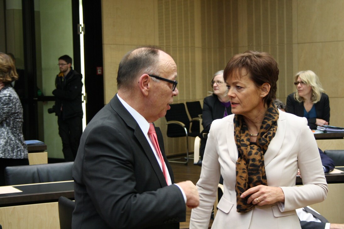 Staatssekretär Weimann im Gespräch mit Ministerin Puttrich