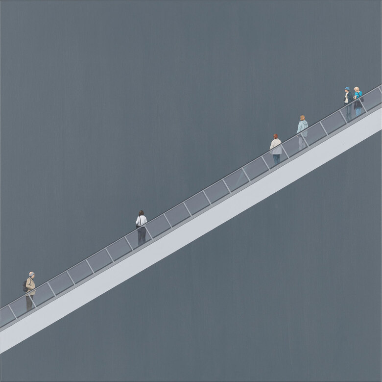 Ein Bild zeigt Menschen auf einer schrägen Treppe