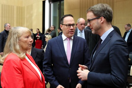 Personen im Gespräch