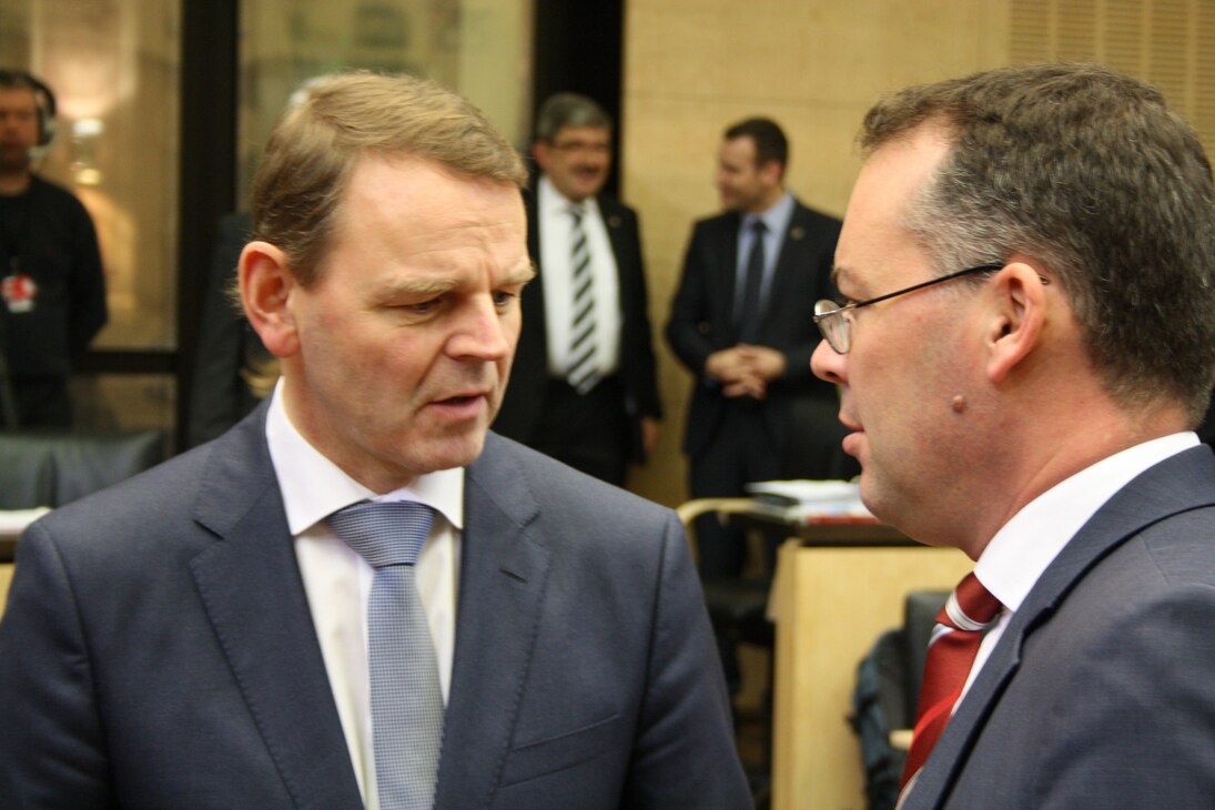 Staatsminister Dr. Jaeckel (l.) und Minister Dr. Friedrich (r.)